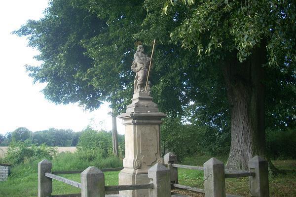 Pomn�k u Libo�ovic