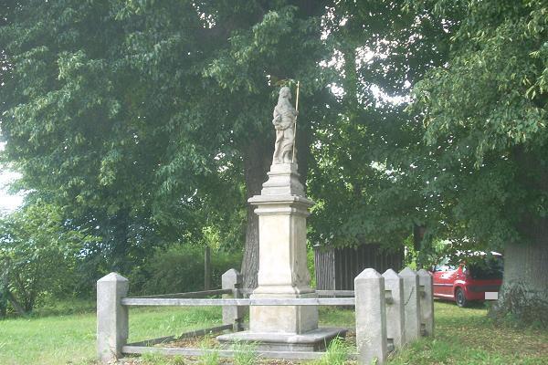 Pomn�k u Libo�ovic