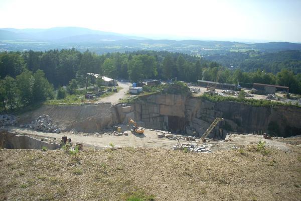 Nad �ulov�m lomem