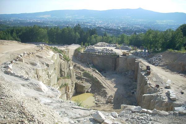 Nad �ulov�m lomem