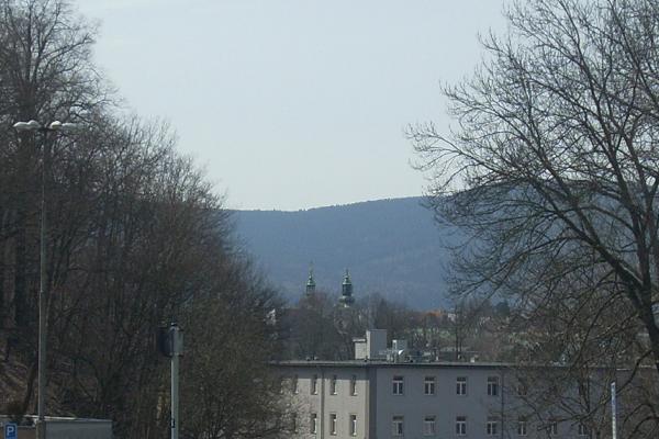 Kostel na Mal�m n�m�st� - pohled z Tr�n�ho n�m.