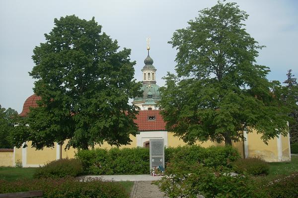 B�l� Hora - kostel
