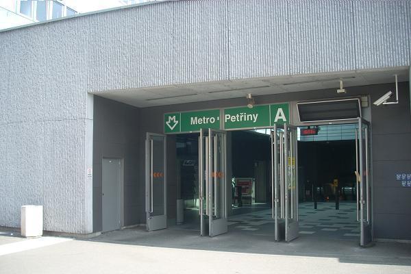 Stanice metra Pet�iny
