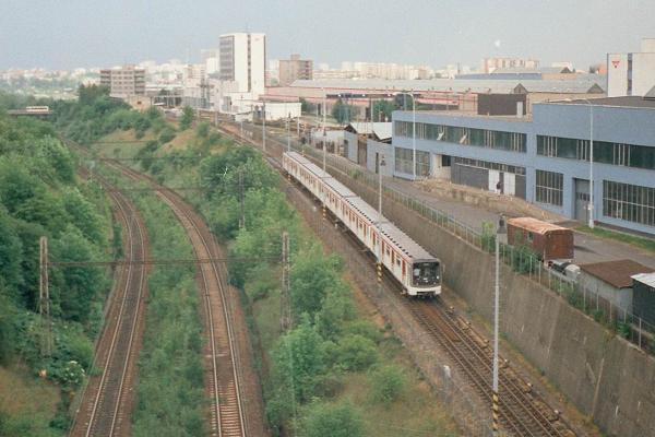 �elezni�n� tra� a vle�ka do depa